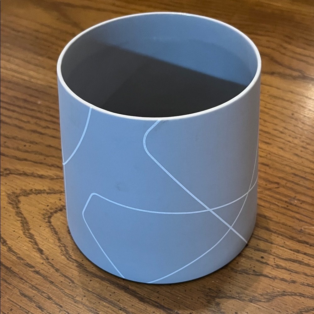 Barbara Barry for Middle Kingdom porcelain vases/planters - Picture 3 of 15